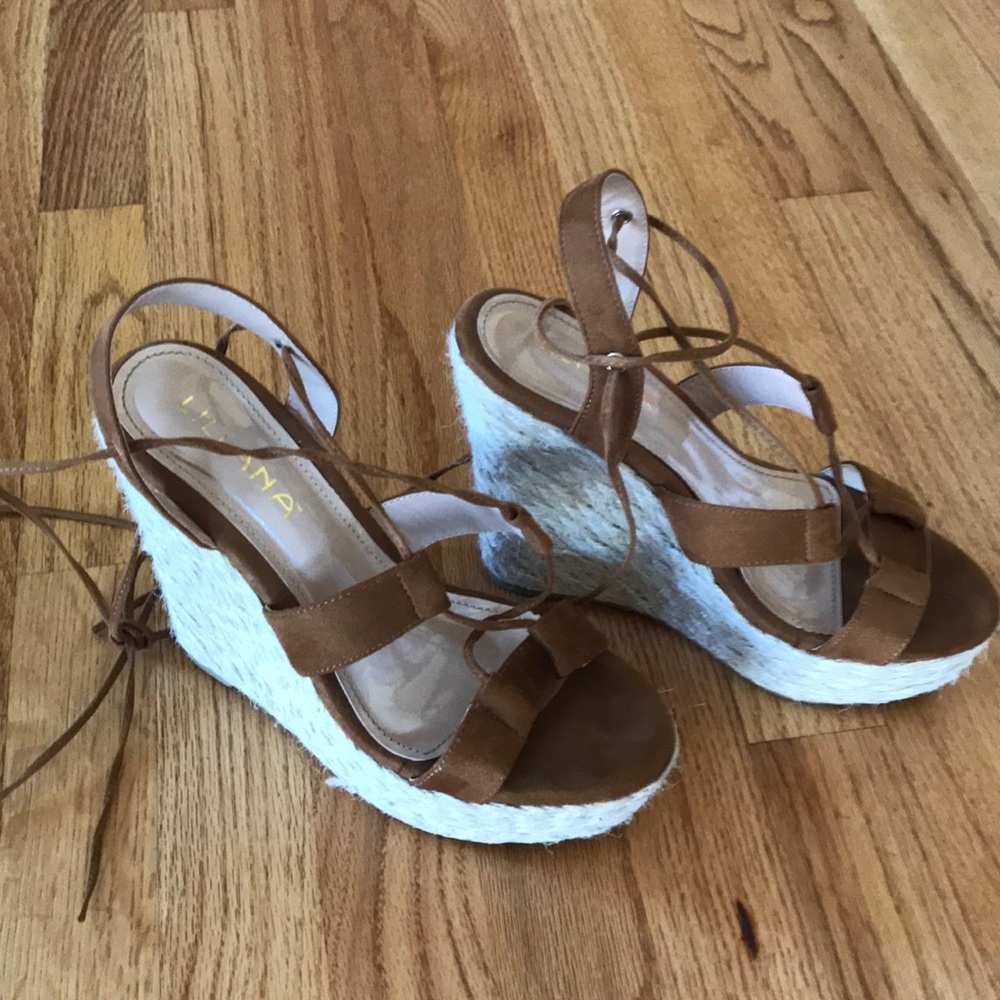 Boho vegan suede tan wedges!